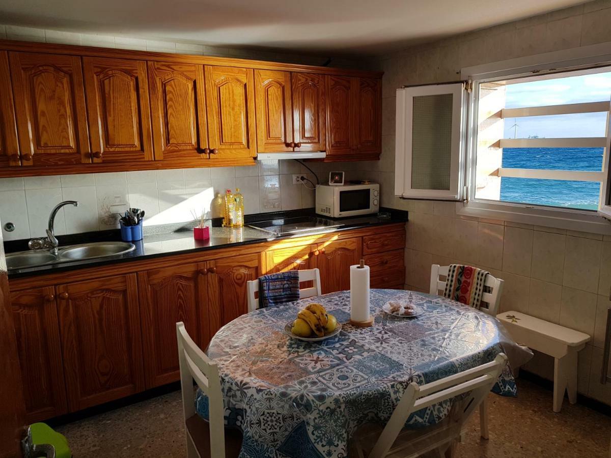 Bed And Breakfast By The Sea Pozo Izquierdo Luaran gambar